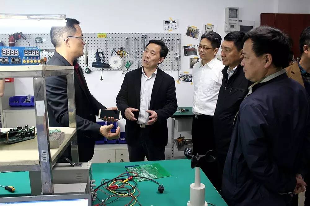 省政協(xié)副主席、科技廳廳長郭躍進蒞臨微特調(diào)研